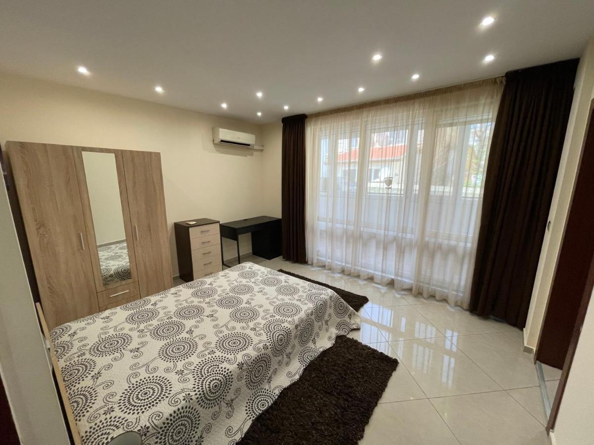 Becentral! By Rv Apartments Varna Exterior photo